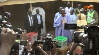Buhari and Aisha cast their votes